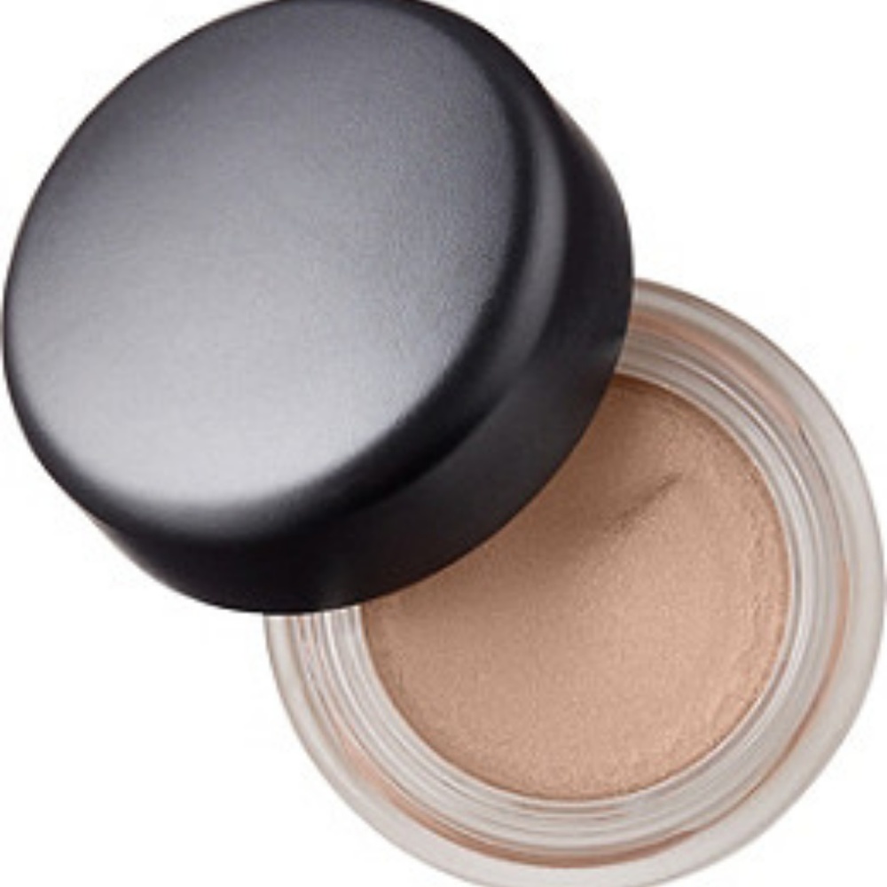 MAC Paint spot in shade Bare Study